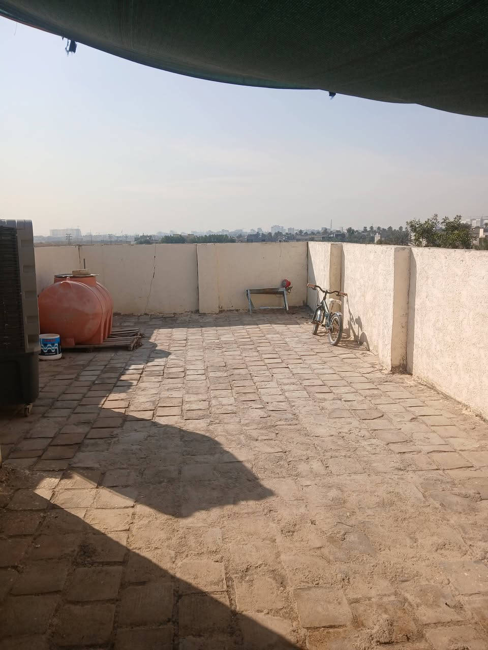 سلام عليكم.مشتمل. 40 متر للبيع طابقين كربلاء قرب فندق البارون يبعد عن الأمام 3كيلو زراعي سند. 25  اسويلك بي إقرارمحكمه صالح للسكن وا. لزوار.  السعر 38 وبي مجال  *********** وبي واتساب
