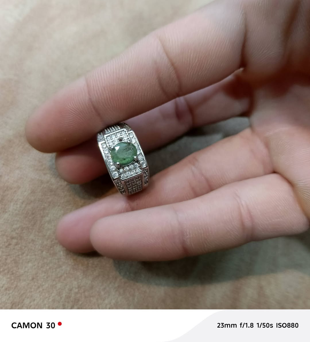 سلام عليكم زمرد داير الالماس شرط الفحص مكاني بغداد ام الكبر والغزلان ***********
