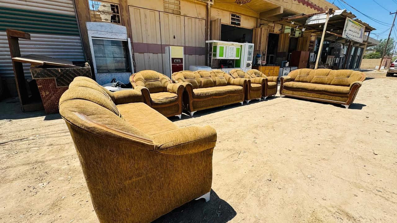 معراض علوش التميمي للأثاث المنزلي الجديد والمستخدم للعنوان الدجيل شارع المحيط مجاور الحسينيه مراسمه للاستفسار الاتصال على الرقم *********** تخم حطاطه نضيف 12 مقعد
 #سعر 225
