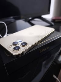 ١٢ برو ماكس جهاز ماستر مبدل فقط بطريه وظهر كدامك  سعره ٤٠٠ وبيه مجال م...