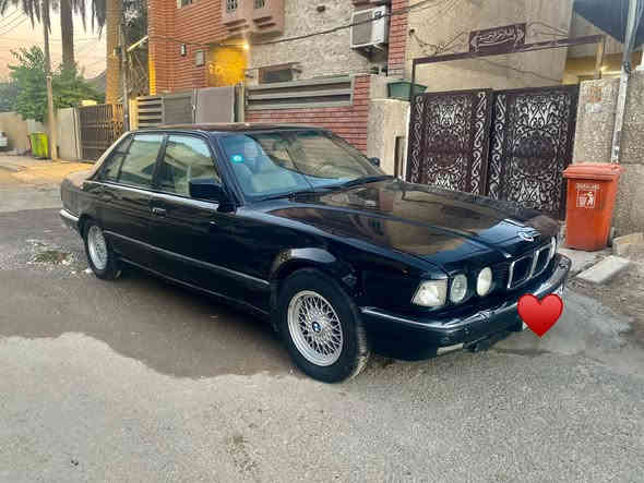 السلام عليكم 
740 اصل بجم عريض اسود ملكي 
موديل 1993
كير ومكينة ومجموعة كاملة لكزز ياباني تويوتا
داخل جلد كريمي
دبل جام 
دركة ستيرن ايرباك
تبريد شغال 
لايت عالي ناصي زينون
ارقام انكليزي بغدادتحويل مباشر
مكان السيارة بغداد الدورة 
السعر 65 $
***********
