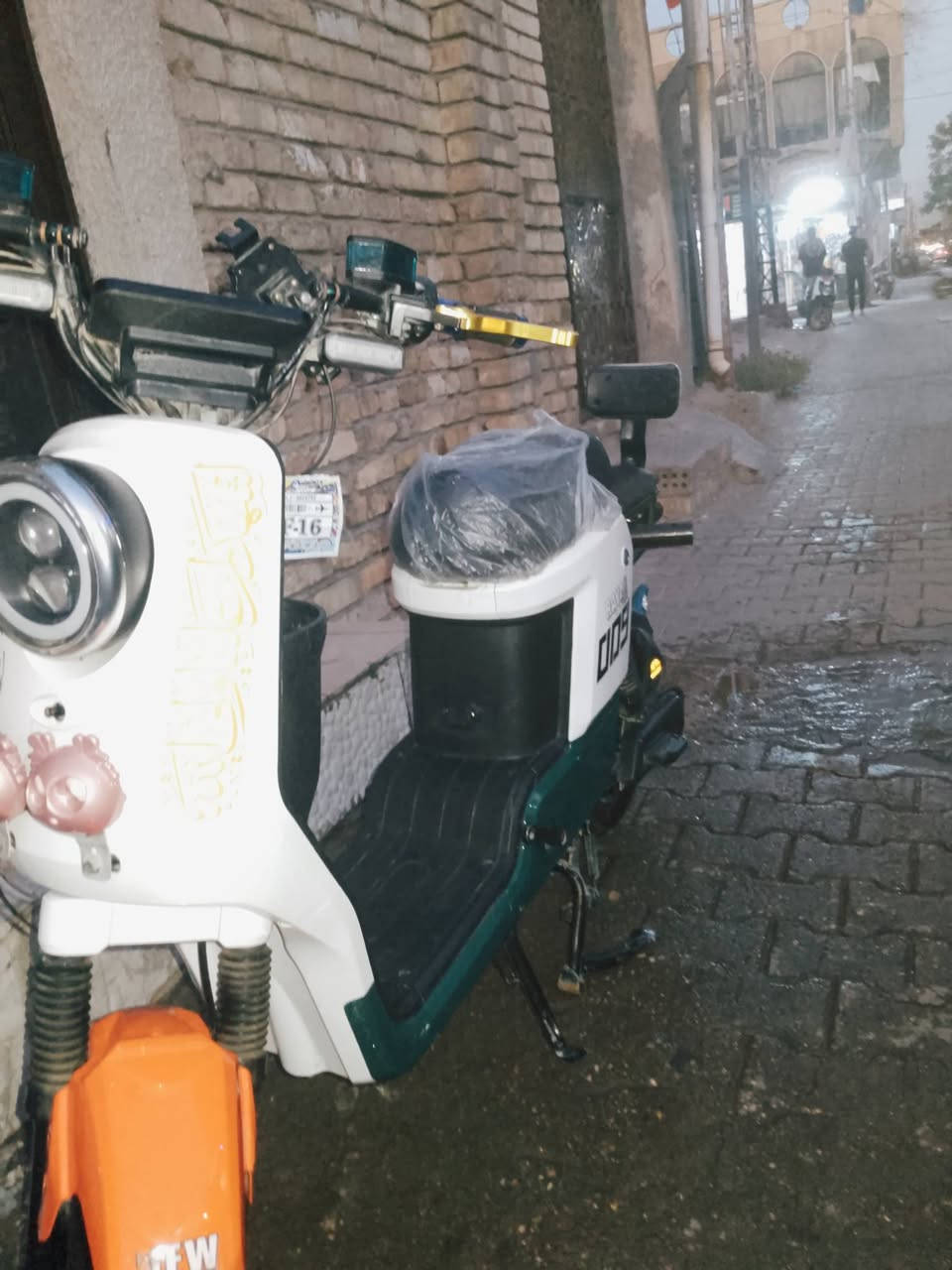السلام عليكم دراجه شحن للبيع ريان 009اربع بطاريات سوبر فول مواصفات صارلي 4اشهر 
من ماخذها للستفسار ***********
