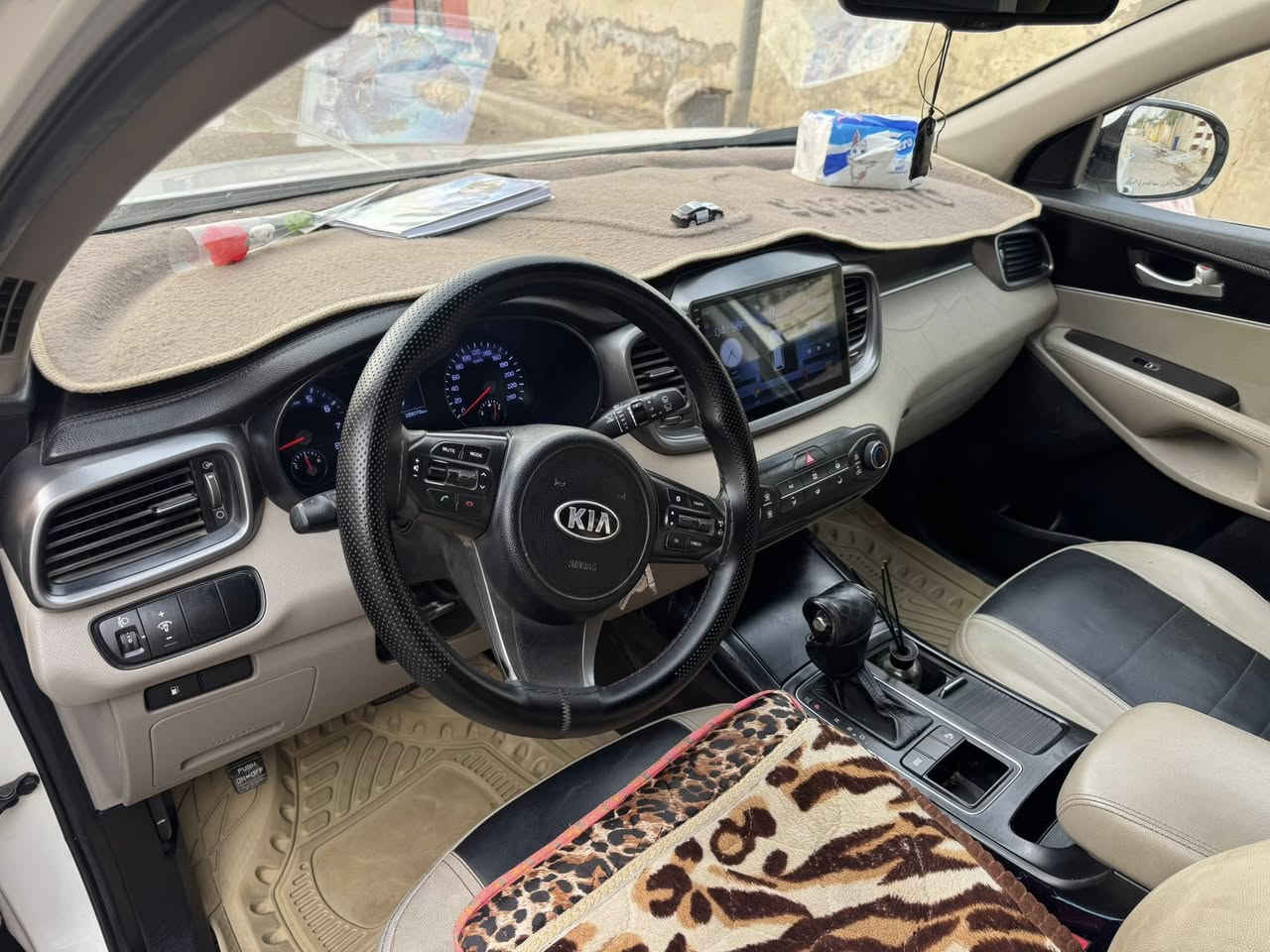 سلام عليكم
سورنتو 15 خليجي شكل 16 كفاله عامه مكينه 6 
رقم بغداد بسمي مداور ثاني يووم 
سياره فوول مواصفات  عدا لفتحه 
مكان سياره ميسان المجر 
سعر 210 
***********
