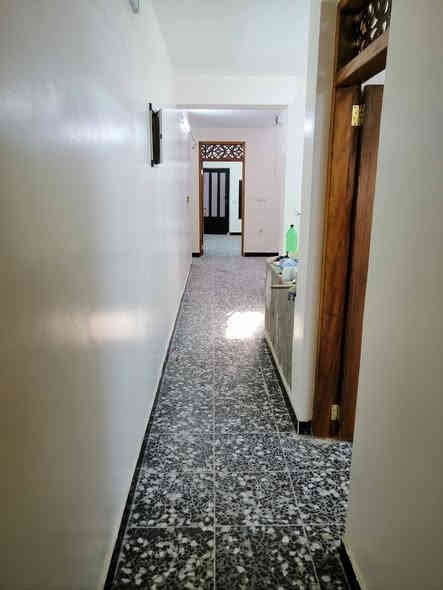 السلام عليكم بيت للبيع طابو صرف اعكادة مساحة ١٣١متر منطقة الأمين الثانية  السدة القديمة يحتوي البيت علا غرفتين نوم وحمامات ٢ اتواليتات ٢ استقبال  مطبخ صالة درج البيت  مدخلين اي استفسار راسلني او اتصال عل رقم ***********
