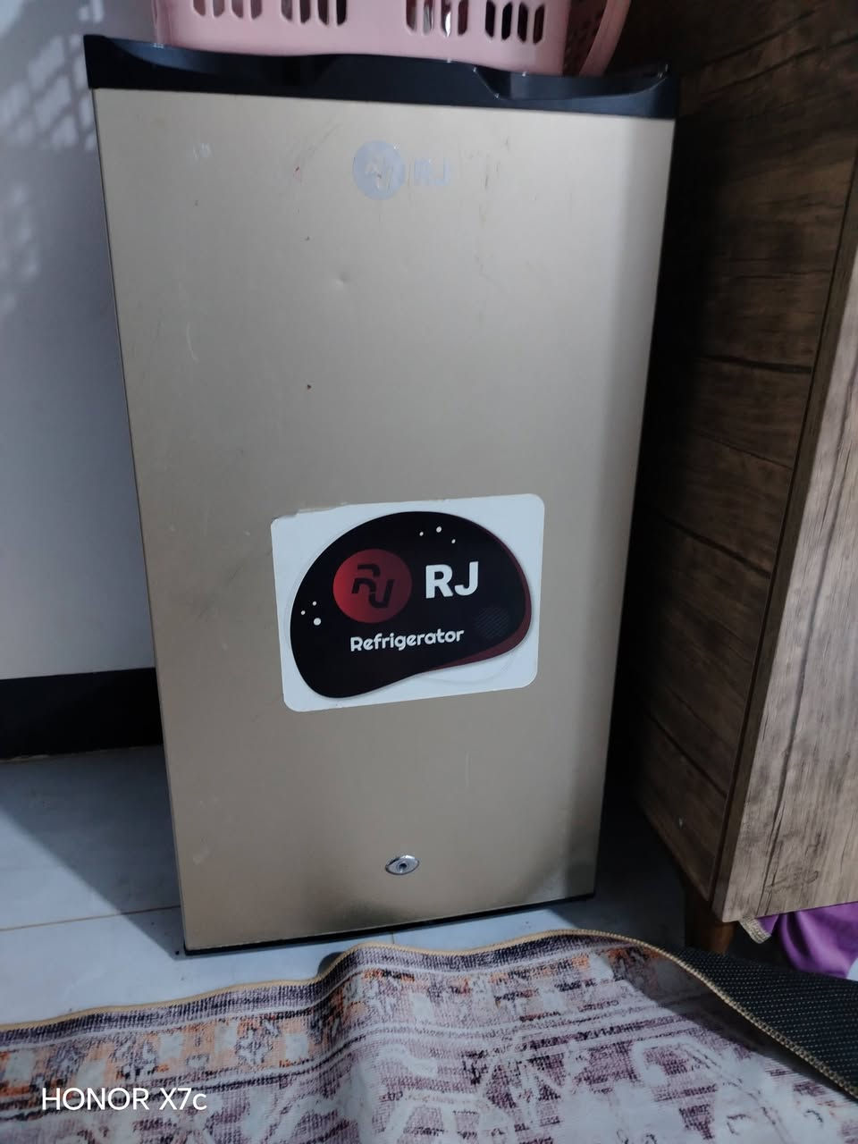 غراض للبيع *********** *********** تكريت ديوم ثلاجه صغيره وكبيره شرط شغل تخم غنفات غرفت نوم نضيفه طبلات تخم كبيره بنكات سقوف جديد عدد ٣مكينه برذر مكينه فراشه هيه الميز
