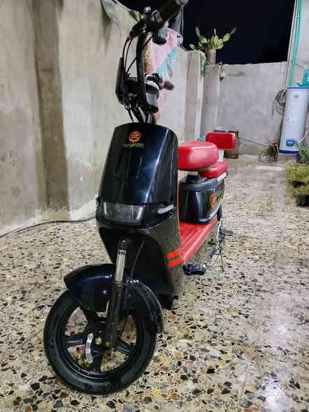 للبيع او للمراوس دراجه شحن جديده علفحص 4 باتريات 3سرع السعر275 للاتصال *********** مكاني بغداد حي اور
