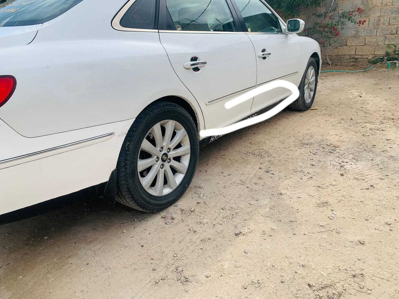 السلام عليكم 
ازيرا موديل ٢٠٠٩ خليجي وكاله الكاصد سياره مكفوله عدا باب عكس سائق بيه شخط  ورشيتهة كما موضح في الصورة محرك  v6 3300  قبل كم يوم نزلت الها محرك بعده كلش جديد  المحرك والكير شرط جديد تبريد ثلج برده خلفيه والصدر بحاله ممتازه السياره باسمي ورقم الجديد هزه جديده سعر السياره ١١٠ وبيها مجال بسيط 
للتواصل 
***********
