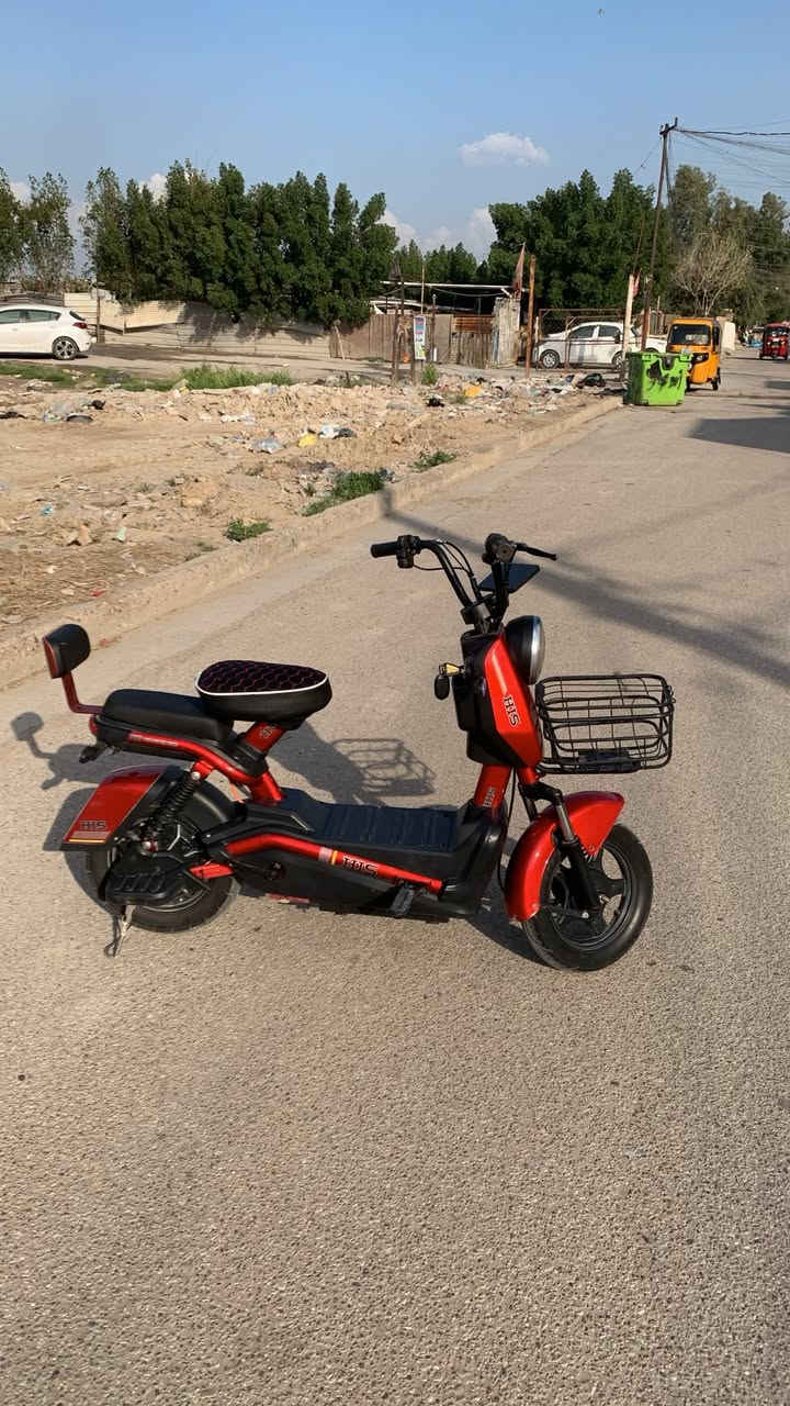 السلام عليكم
دراجة شحن للبيع 

مواصفات الدراجة 

بيها أربع بطاريات 

سويج تشغيل 2 

كارت تشغيل 2 

بلوتوث صوت عالي 

اشاير يمنى يسرى 

بيها 3 أنظمة سرع 

الدراجة مكفولة من أي شخط 

السعر 350 ألف 

المكان بغداد الزعفرانية 

للاستفسار ***********
