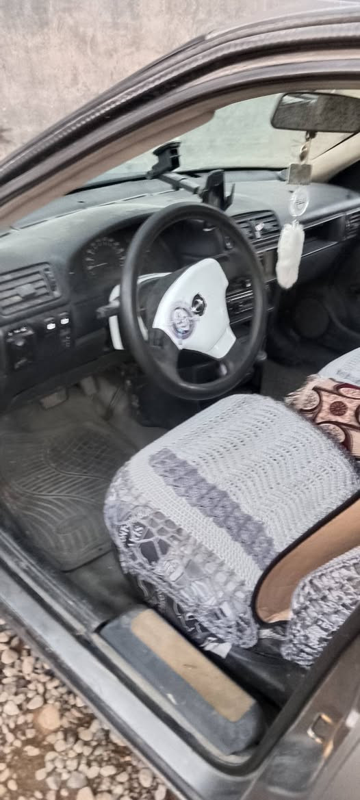 سلام عليكم اوبل فيكترا موديل ٩٠ حجم ٢٠ أو تماتيك كير محرك شرط رقم الهاتف ***********
