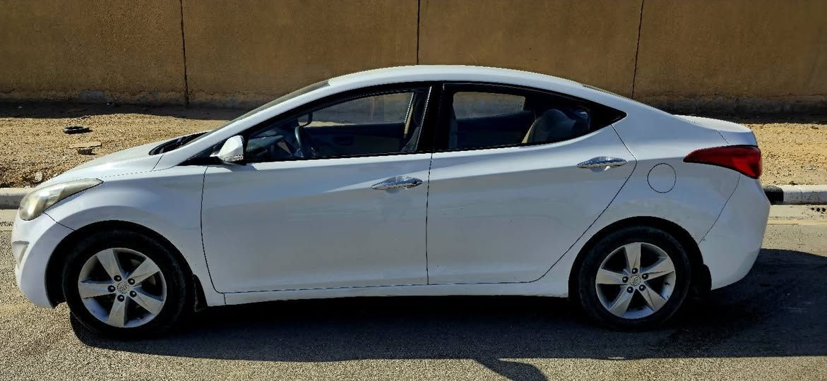 ١٤ خليجي
محرك ١٨٠٠ المرغوب
قطعتين بيهة جاملغ ايمن وقبق جنطة فقط مبدلات نفس اللون
نظافة فول 
للبيع او مراوس السعر ١١٥ مكاني كربلاء 
الرقم ***********
