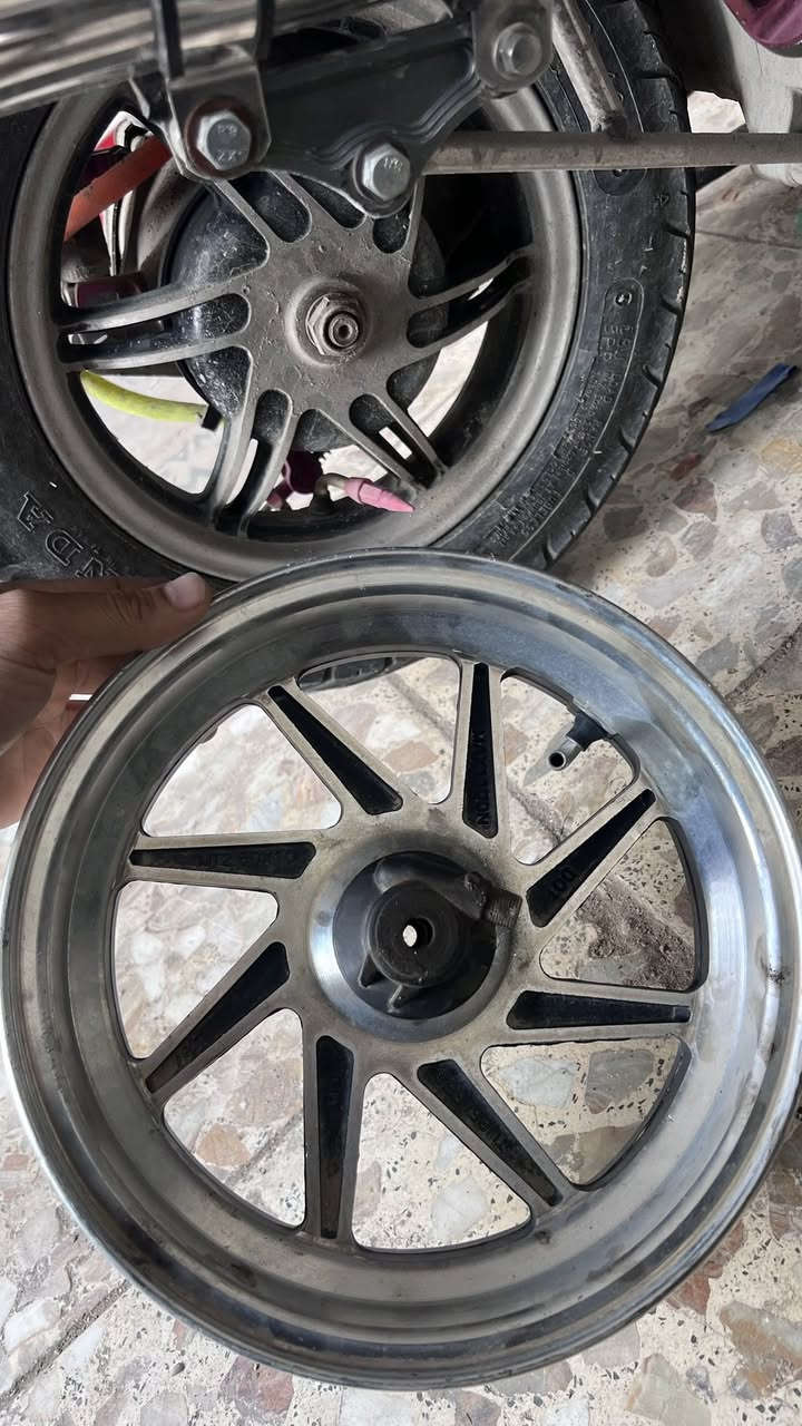 للبيع كلمن وسعره تزويد  للدراجه ماكس120


**إذا كنت صاحب هذا الإعلان وتريد حذفه لأي سبب، رجاءا أرسل رسالة إلى الدعم الفني**