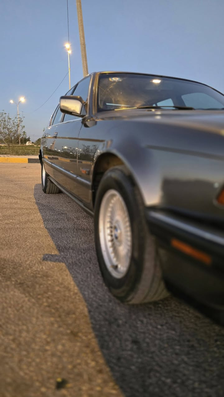 السلام عليكم 730/V8 بليته وسنوية
رقم بغداد انگليزي بأسمي تحويل مباشر
سعرها85$ مجالها بسيط لان متعوب عليها
اللون رصاصي فيراني
صبغ جماليه
مكفوله من الگص والضربه والطخه والچطل 
شكو گلوب  ودگمه بيها شغال
بچم عريض
دبل چكمچه 
دبل ايرباگ
سلايت شغال طگتين
برده خلفيه
كشنات جلد كهرباء +خزن 3وضعيات
كهربائيات شغاله وضع البلاد
مسجل ومنظومه صوت شركهJBL
دعاميه اماميه زراگ لايت
گير مكينه وباقي التفاصيل كفاله
تدفئة+تدفئة كشنات
تبريد منظومة كاملة جديد ثلج
ادامة عامه للسياره حماوة ثابته شتاء صيف
تخم تاير جديد باتري جديد متذب عليها الف دينار كامله مكمله
ترايك مفتوح وين ميعجبك مكانها بابل
***********
