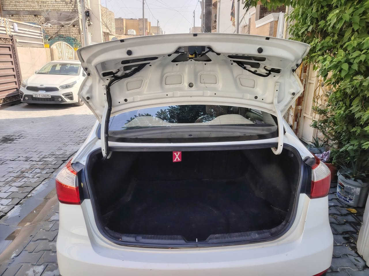 السلام عليكم
كيا سيراتو ٢٠١٣ شكل ٢٠١٤ خليجي
محرك ١٦٠٠ دوش
 محرك كير تدفئه تبريد فول السياره نظيفه وماشيه ١٤٨ كم
مواصفات عاديه تحكمات جهتين كامره دواره
بيها جاملغ جهه السائق مبدل وكارت ع كد شبر
السياره باسم كردي تريد تحويل او وكاله
السعر ١١٢ وبيها مجال مكان السياره بغداد الكرخ للاستفسار الاتصال
***********
