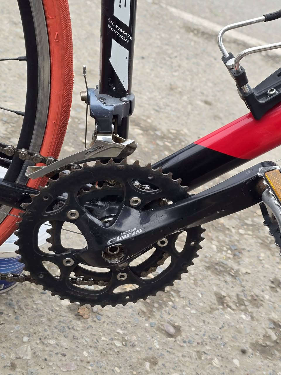 سلام عليكم 
دراجة سباق ماركة برزشن PREC 
يابانية المنيوم وزن خفيف 
سستم كلاريس 8×2
ويالة كلاريس واطارات 700×23
صينية وذارع كلاريس 
نضافة دراجة مثل ما موضح بل فيديو 
سعر 325 عنوان موصل ويوجد توصيل


**إذا كنت صاحب هذا الإعلان وتريد حذفه لأي سبب، رجاءا أرسل رسالة إلى الدعم الفني**