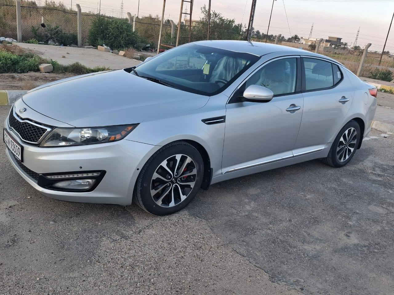 معلومات السياره
اوبتما موديل ٢٠١٣
لون سلفر
رقم بغداد انكليزي 
السنويه بأسمي لحد ٢٠٣٠
وارد امريكي حادثها باب خلفي وجاملغ خلفي جهة السائق 
الباب مبدل اصلي والجاملغ معدل ومصبوغ
بدون دواخل 
ايرباكات سليمه 
المسافه المقطوعه ٦٣٠٠٠ ميل
محرك ٢٤٠٠ GDI
كشن السائق كهربائي
تبريد قطعتين 
شاشه 
بصمة تشغيل وبصمة ابواب 
اريل نافكيشن
تشغيل واطفاء عن بعد 
مري شفط واشاير بالمري 
شاشة اعطال 
رسالة ترحيب
حساسات اماميه وخلفيه 
كاميرا أماميه وخلفيه
مانع انزلاق
كروز (مثبت) سرعه
قفل أطفال 
شفتات سرعه
نظام ايكو
كشنات جلد 
ويل كب كروم ١٧
سويجات بصمه عدد ٢
لد نهاري

سياره مال بيت ما متعوبه
الملاحظات:-
الشاشه بيها عطل اللمس ما يشتغل بس الصور تنعرض عليها وممكن خصم تبديلها من سعر البيع..بيها بعض الشخوط السطحيه البسيطه مكحله.
سعر البيع ١٣٥ ورقه وبيها شويه مجال.
رقم الموبايل ***********/العنوان// بابل اسكندرية.. شارع الطاقه..مجمع العمارات السكنية حلة, بابل
