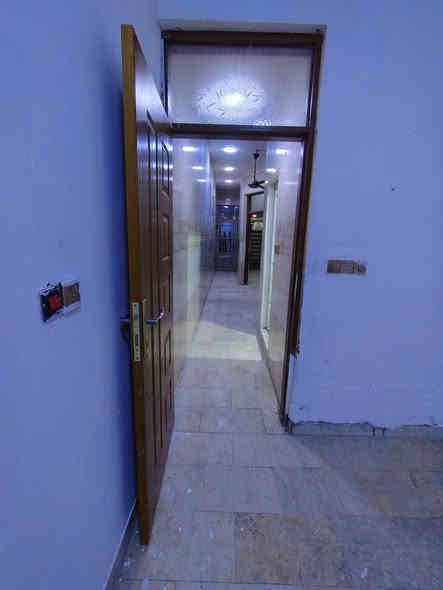 مشتمل للايجار 
يحتوي على استقبال ومطبخ و 3غرف نوم وخدمات ومدخلين 
مساحه/70متر
السعر/600نهايته 
الموقع/الشعب قرب سوق المدينه خلف مدرسة صلاح الدين 
اللاستفسار/‏‪0777 238 4893‬‏
