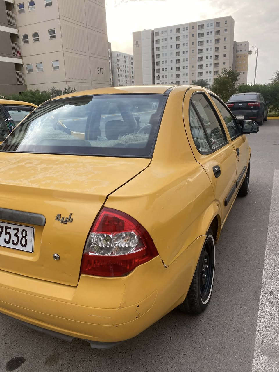 السلام عليكم للبيع سيارة طيبة موديل 2015 مكفولة سيارة جاهزة من كلشي محرك وكير خير من الله 
السيارة بسمي تحويل ثاني يوم رقم انكليزي 
السعر ٤٢ وبيهة مجال 
العنوان بغداد مجمع بسماية السكني.          رقم الهاتف 
***********
