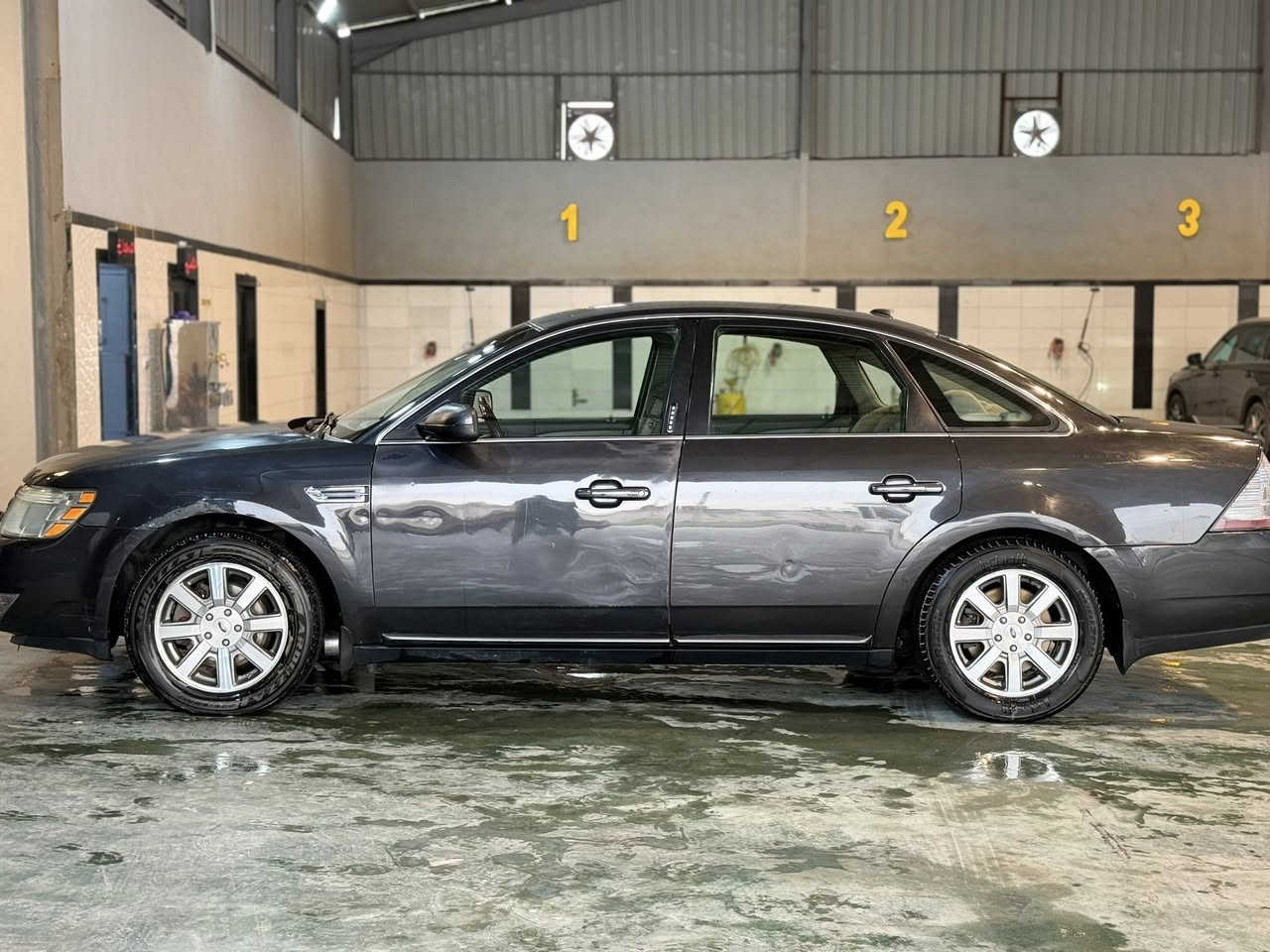 فورد تورس ٢٠٠٨ رقم اربيل
محرك ٣٥٠٠ 
تدفئة و تبريد شغال 
تحكم استيرن 
شاشة معلومات 
داخل صاج 
بيها قطعتين مرفقة بالسونار 
تحول او وكالة موجود 
سعرها ٧٨ $ وبيها مجال 
المكان بغداد - المحمودية او اللطيفية


**إذا كنت صاحب هذا الإعلان وتريد حذفه لأي سبب، رجاءا أرسل رسالة إلى الدعم الفني**