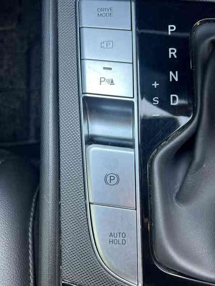 النترا ٢٠٢٥ وارد امريكي هايبرد ماشية ٩ كيلو صبغ فقط بنيد  رقم  بغداد 

المواصفات: 

1-بصمة تشغيل.

2-دخول بصمة.

3-تشغيل عن بعد. 

5-صندوق ذكي 

6-رادارات 360 درجة نظام النقطة العمياء.

7-نظام محافظة على المسار.

8-قيادة ذاتية..

10-رادار خلفي 

12-بك لايت LED.

14-تحكمات ستيرن كاملة

15-تبريد شاشة مناخين منفصلين.

16-شاشة معلومات  ابل كار بلي+اندرويد اوتو  

17-شاشا كامرة.

18-نظام صوتي سماعات boss

19-autohold اوتوهولد 

20-هاند بريك بصمه

21-وضعيات قياده ( سبورت ، نورمل ، سمارت)

22-مراية وسطية تعتيم ذاتي

Abs &Esp. السعر ١٦٥ وبيها مجال مكاني بعقوبة للبيع او مراوس
