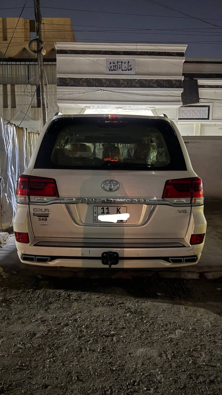 السلام عليكم لاندكروز 2021 GxR ساز  فول موصفات مكفوله كفاله عامه رقم بغداد مكانها بغداد سياره ماشيه 77 حقيقي للبيع او مراوس تاهو 
***********
