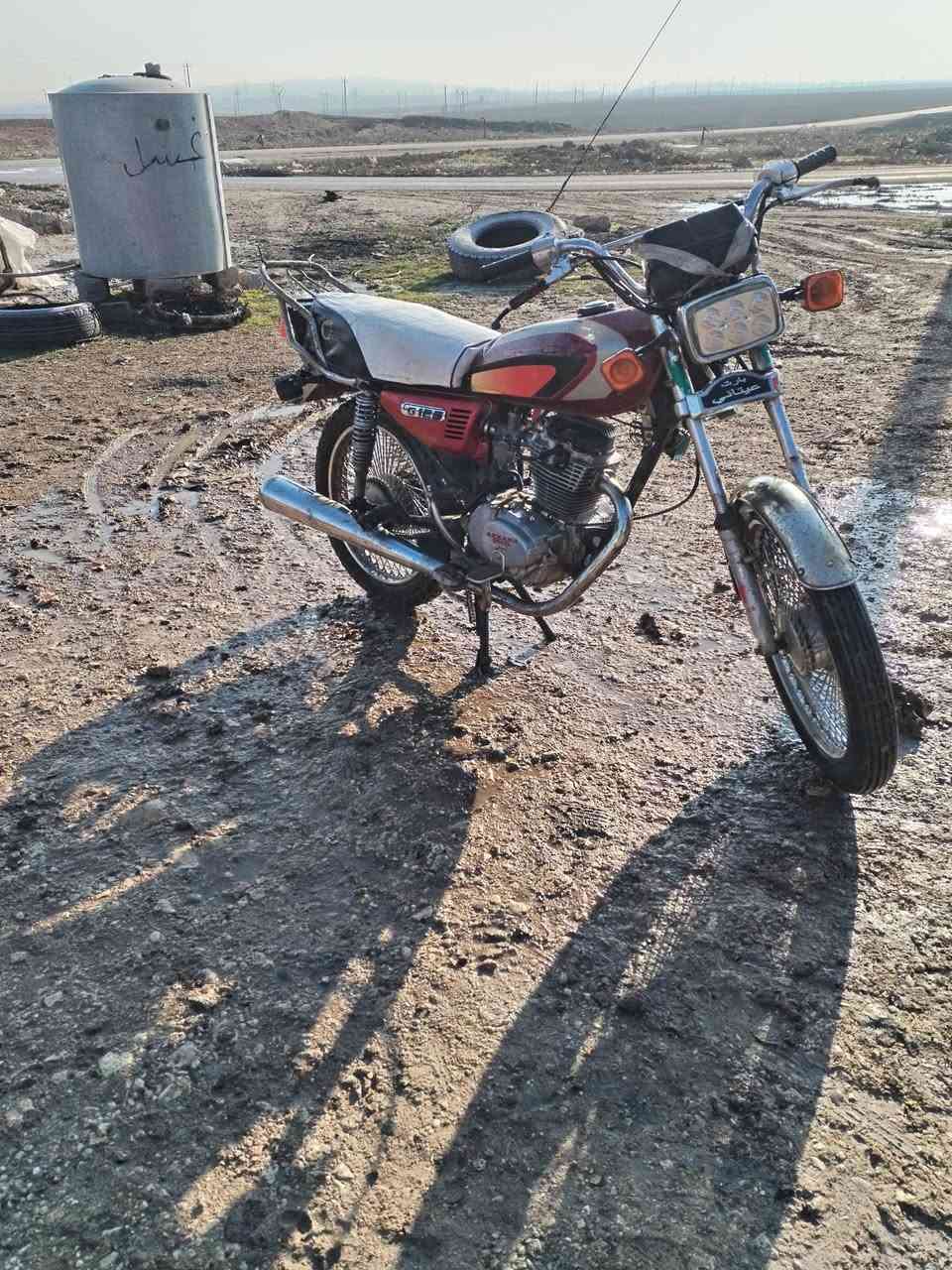 السلام عليكم ماطور تايكر للبيع موديل 18وايرمنيه كلها تشتغل تواير جدد سعر 260بي مجال  للستفسار تصال علا رقم ***********مكاني بل كسك مراوس يرهم
