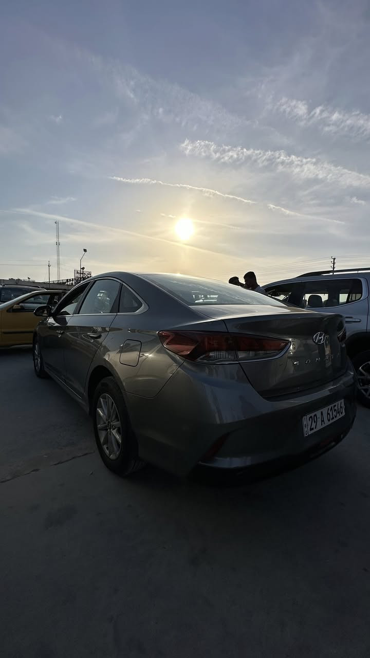 السلام عليكم
سوناتا 2018 خليجي
ماشية 195
تحكم ستيرن
شفتات
شاشة
مود درايف
كروس سرعه
مري شفط
اشاره بالمري 

محرك 2000 دوش المرغوب
سياره مناقصها شي 
بيها 4 قطع صبغ فقط بدون دواخل و بدون ضربه شرط الفحص 

سعرها 140وبيها مجال 
للتواصل ***********
