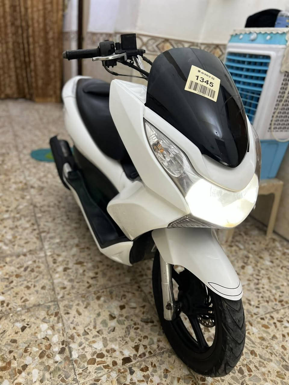 دراجه pCX جديده مال رمبه ياباني نوزل خطين ستان كهربائي مكينه ناعمه شلعه معدل كفرات اصليه كهربائياتها كلها شغاله مكينه 150 لمرخوب دراجمه جديده مكفوله اي نقص مابيها السعر مليون 400 الف العنوان بغداد الكرخ رقم ***********
