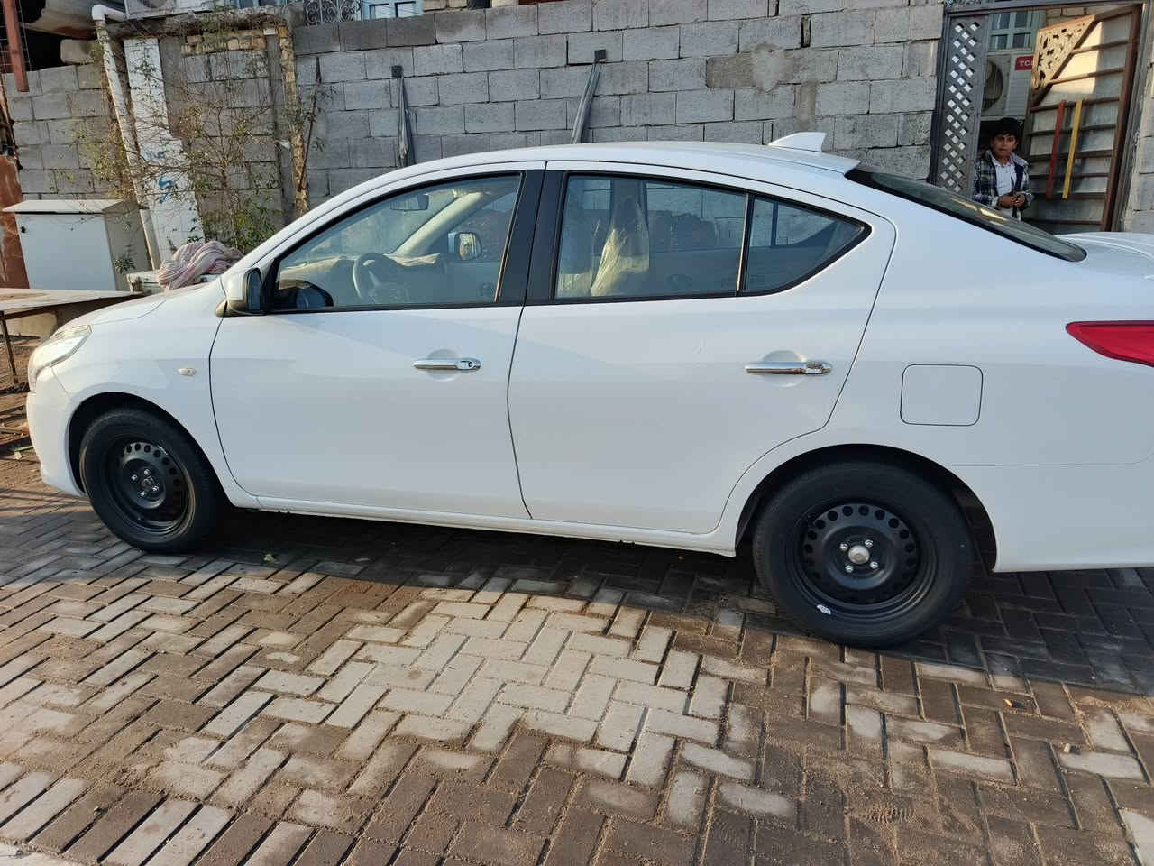 نيسان  صني هندي 24
كفاله عامه لل 29 بسم شركة الاعتماد
السعر 126 قفل *********** مكاني البصرة
