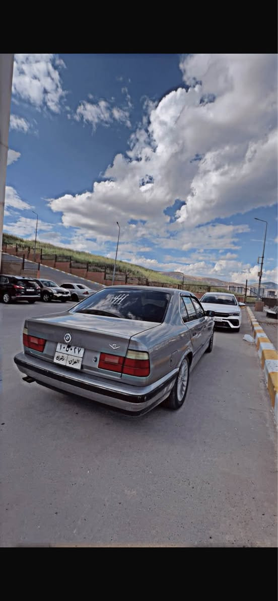 BMW 525I 1993 
كير مكينه نضيف تبريد داخل نضيف جامات كهربائي سميل, دهوك


**إذا كنت صاحب هذا الإعلان وتريد حذفه لأي سبب، رجاءا أرسل رسالة إلى الدعم الفني**