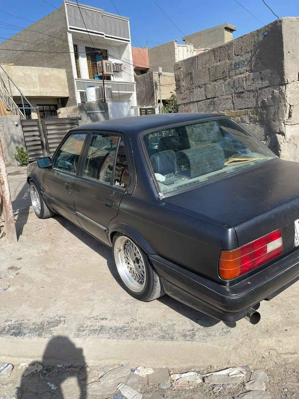 السلام عليكم
زعره موديل ١٩٩١ لون رمادي رصاصي مكينه ٢٥ مسكر مكينه وكير خير من الله كشنات
كشناات M  داخلها شويه يرادله ترتيب 
كير زت اف  اكسل مفتوح ١٢٣ جرويل ويل تو سايز تخم تاير جديد ضفيره سيمنز سستم صوت بيها عنوان بغداد
مبايل،***********
