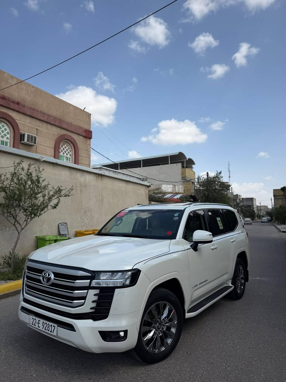 سلام عليكم 
لاندكروز توين تيربو مديل 2024ساز
فول مواصفات كفاله عامه سياره 
بسم شركه تحويل وكاله ماشيه 38
بكان سياره البصره 
السعر 710 $ وبيه مجال قليل 
***********
