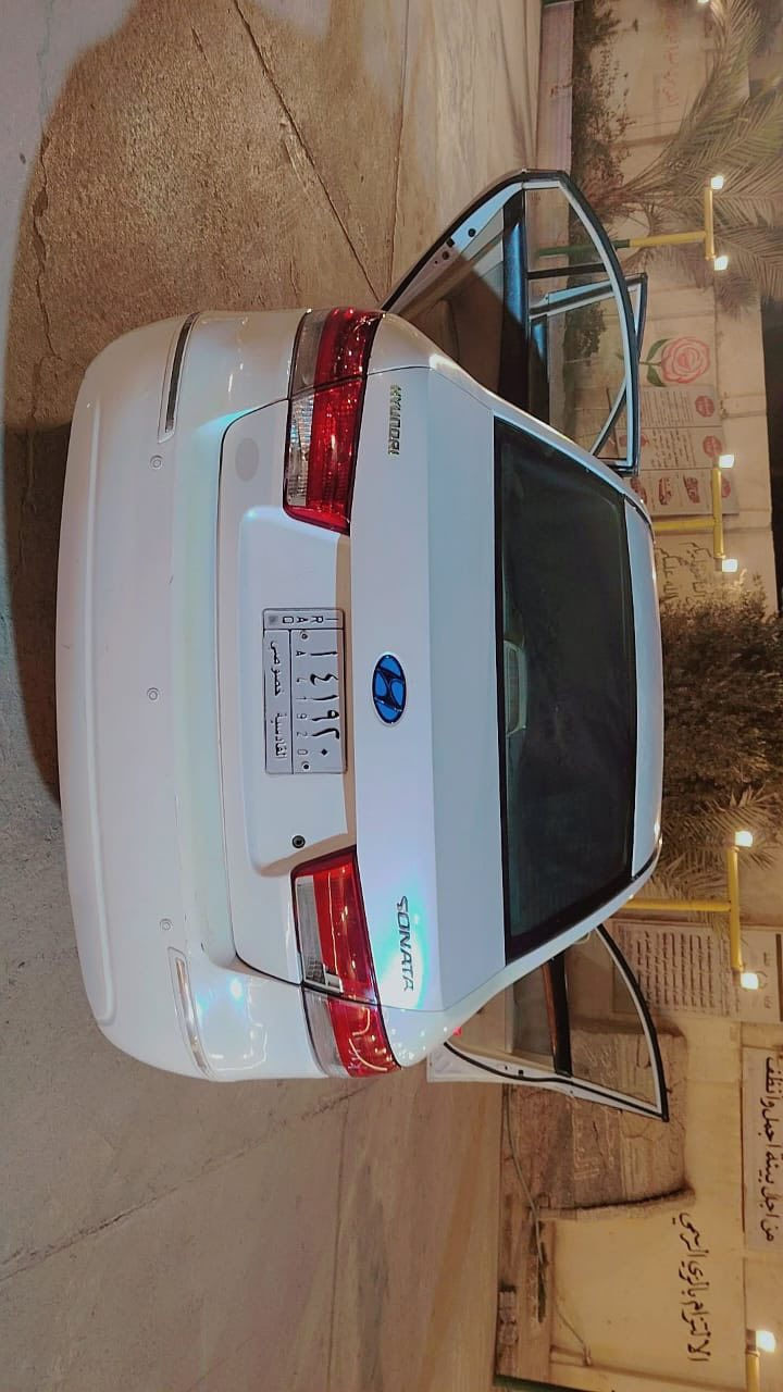 سوناتا 2009 للبيع غير مكفوله بيه طخات السعر 105.  ***********
