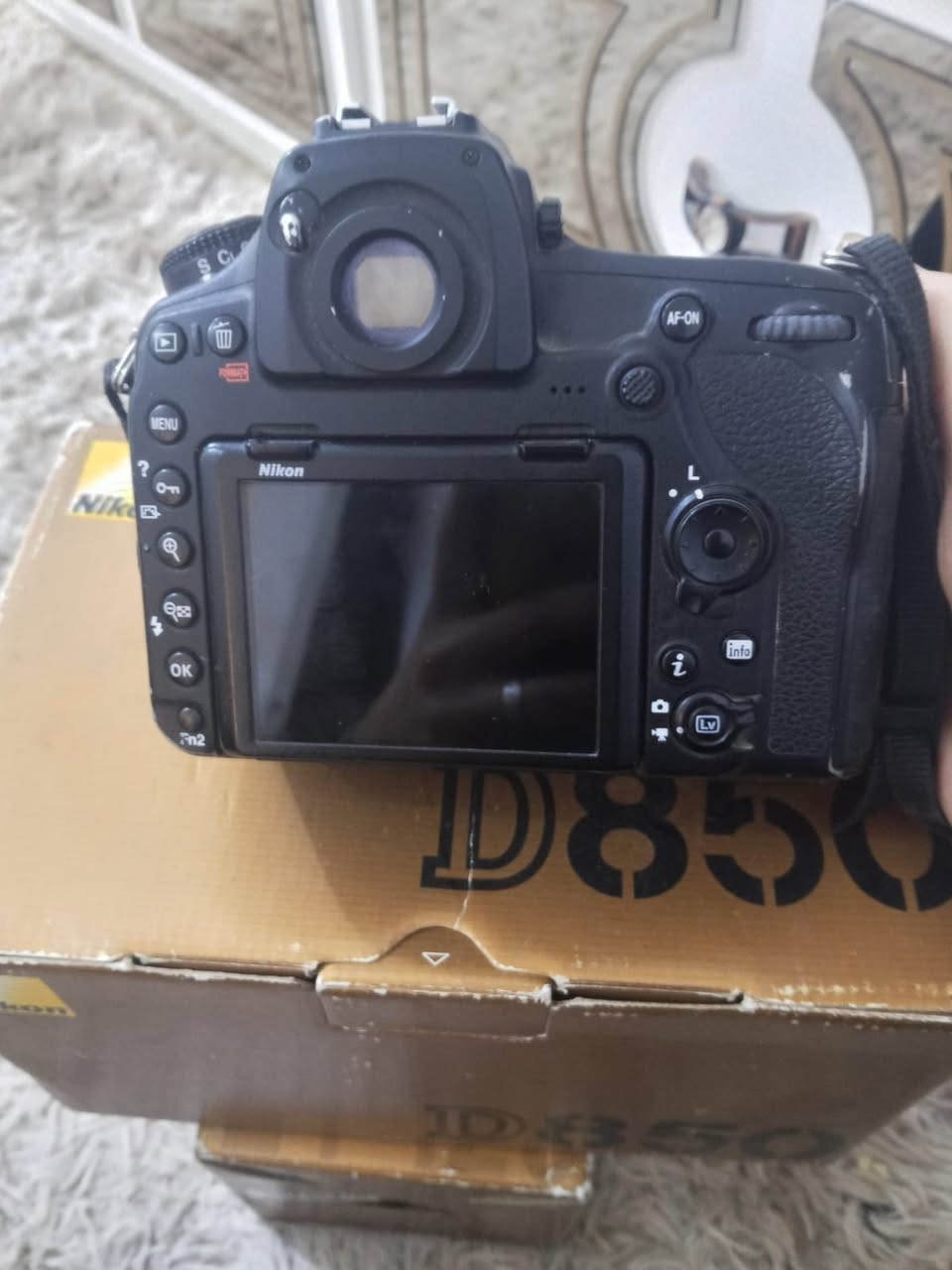 كاميرا للبيع  نيكون 850   للبيع نظيفه جدا للاستفسار اكثر مراسلتي


**إذا كنت صاحب هذا الإعلان وتريد حذفه لأي سبب، رجاءا أرسل رسالة إلى الدعم الفني**