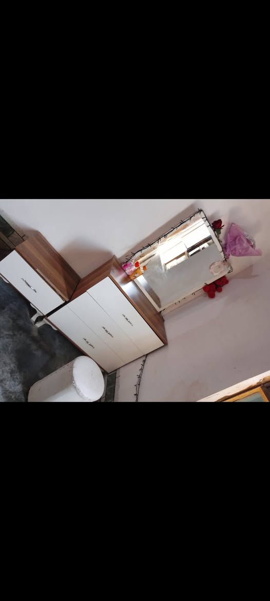 تحيه - طيبه
#ساحة_يحيى_ابوجنيدالموالي 
ارخص الأسعار بالشرقاط جيك السوك كله وخليني اخر واحد

#غرفه_نوم  تركي كامله معى الدوشك 
#شرط انضافه 90٪100
#السعر 225 الف

#بتاريخ30__1_2026
#شرط_انضافه_وبأسعار_تنافسية_ومناسبه 

المكان صلاح الدين الشرقاط قرية شكراً 
طريق القديم فرع الصلال 

الهاتف المحمول 
*********** بي واتساب 
***********
