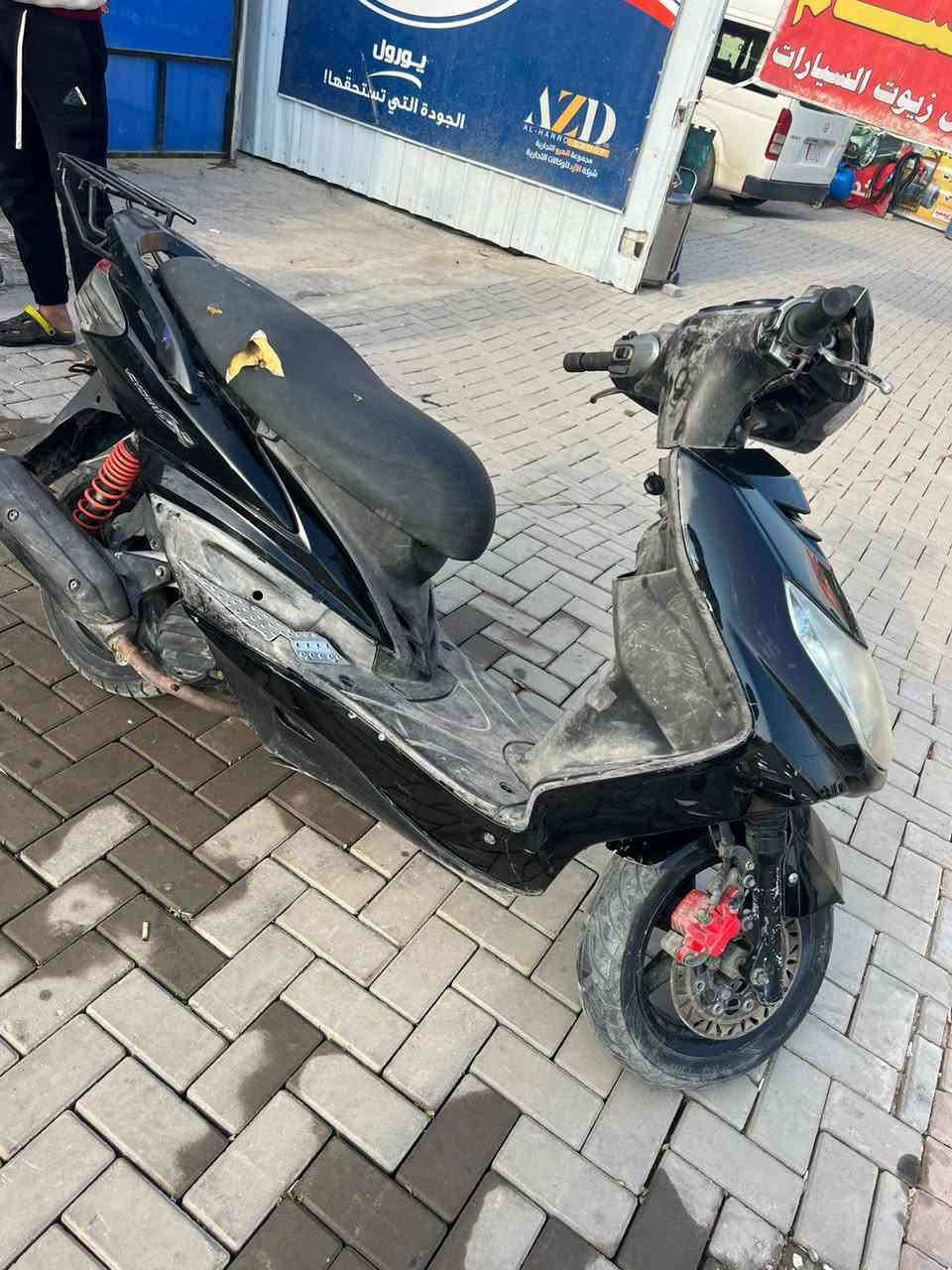 سلام عليكم دراجه سكنس فحل كاببتر بلادي خير من الله كلها شغاله دراجه نكره سلف اصوات ماكو كهرباء شغلات نضوح تبخير ماكو 🚴💫 دبلات طستها حلوه 700 قفل مكاني بياع شارع قطره ندى 🤍 رقم الهاتف ***********
