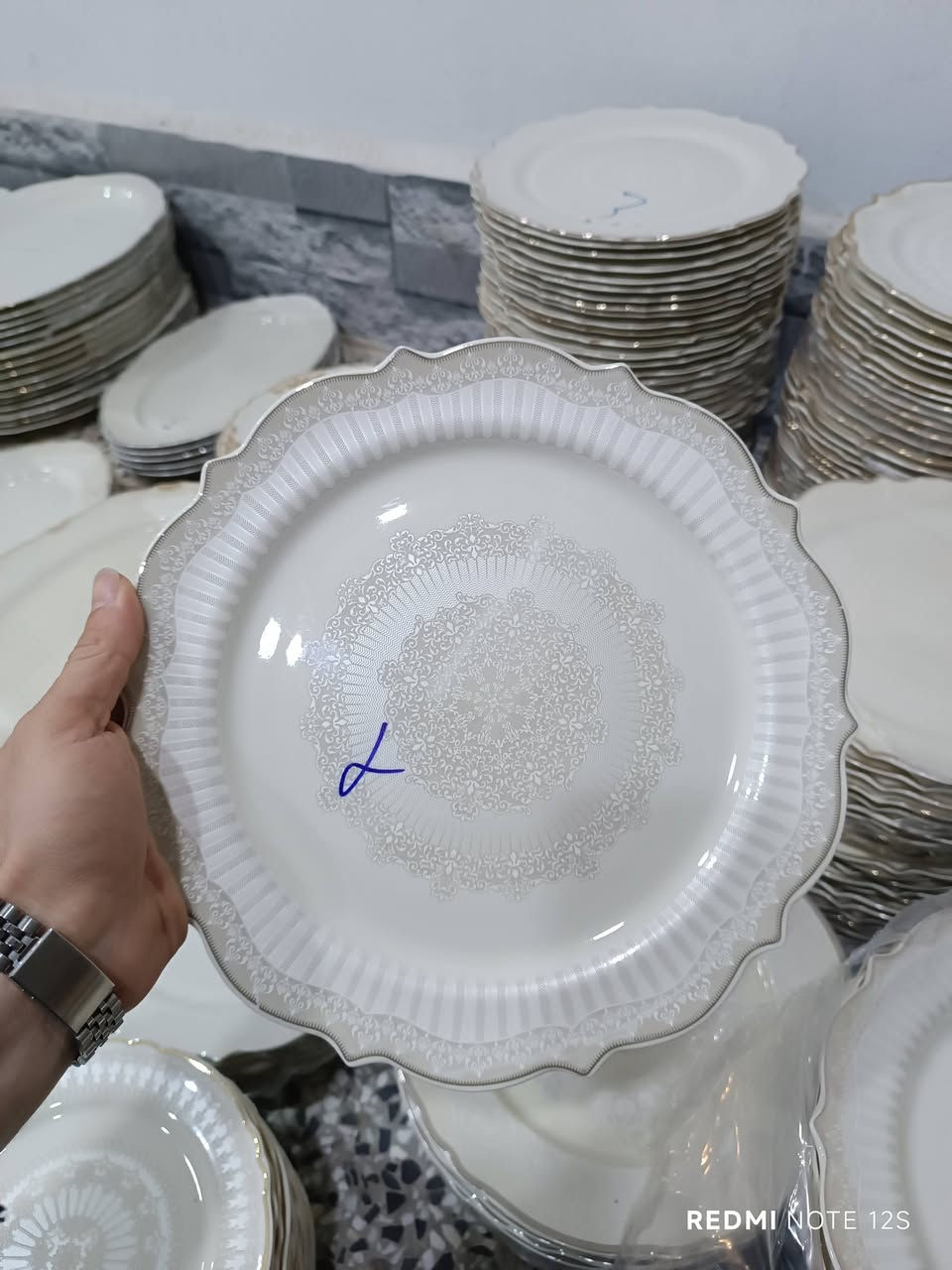 فرفوري ملكي متوفر بنقشات مختلفه 
متوفر ( ماعون شطح ؛ ماعون عميق ؛ منسف : بلم ؛ كاسة ) 
اللون والنقشه بالحقيقه احلى من الصور بهواي 
عنوان صلاح الدين/ قضاء الدور _ حي المعهد مقابل جامع الصحابه مجاور معرض الريان


**إذا كنت صاحب هذا الإعلان وتريد حذفه لأي سبب، رجاءا أرسل رسالة إلى الدعم الفني**