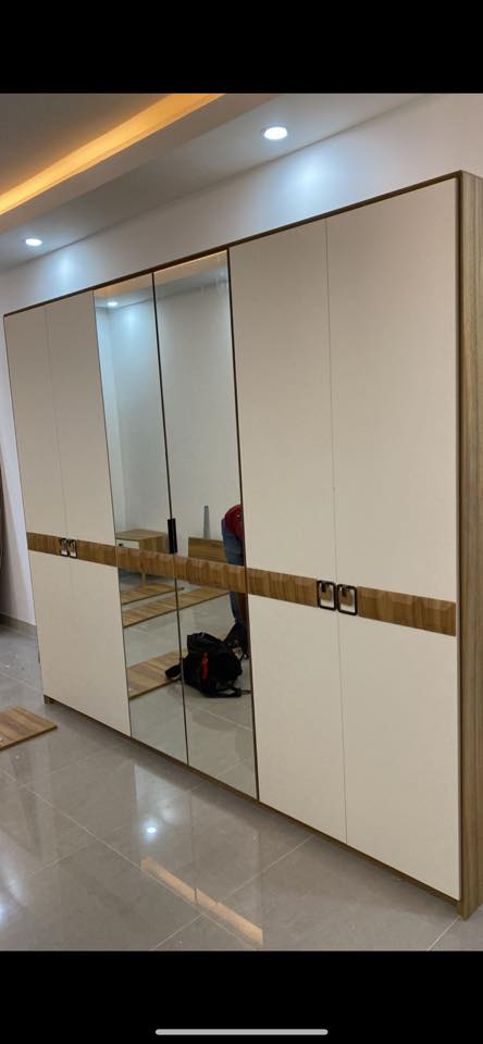 للبيع غرفة نوم من هوم سنتر اشتريناها بمليون و ٩٠٠ كلش جديدة ما مستخدمة نهائيا شراء سنة ٢٠٢٣ نريدها ب٨٠٠ الف فقط
موجود الوصل في حال ردتوا تتاكدون من السعر والتفاصيل
***********
