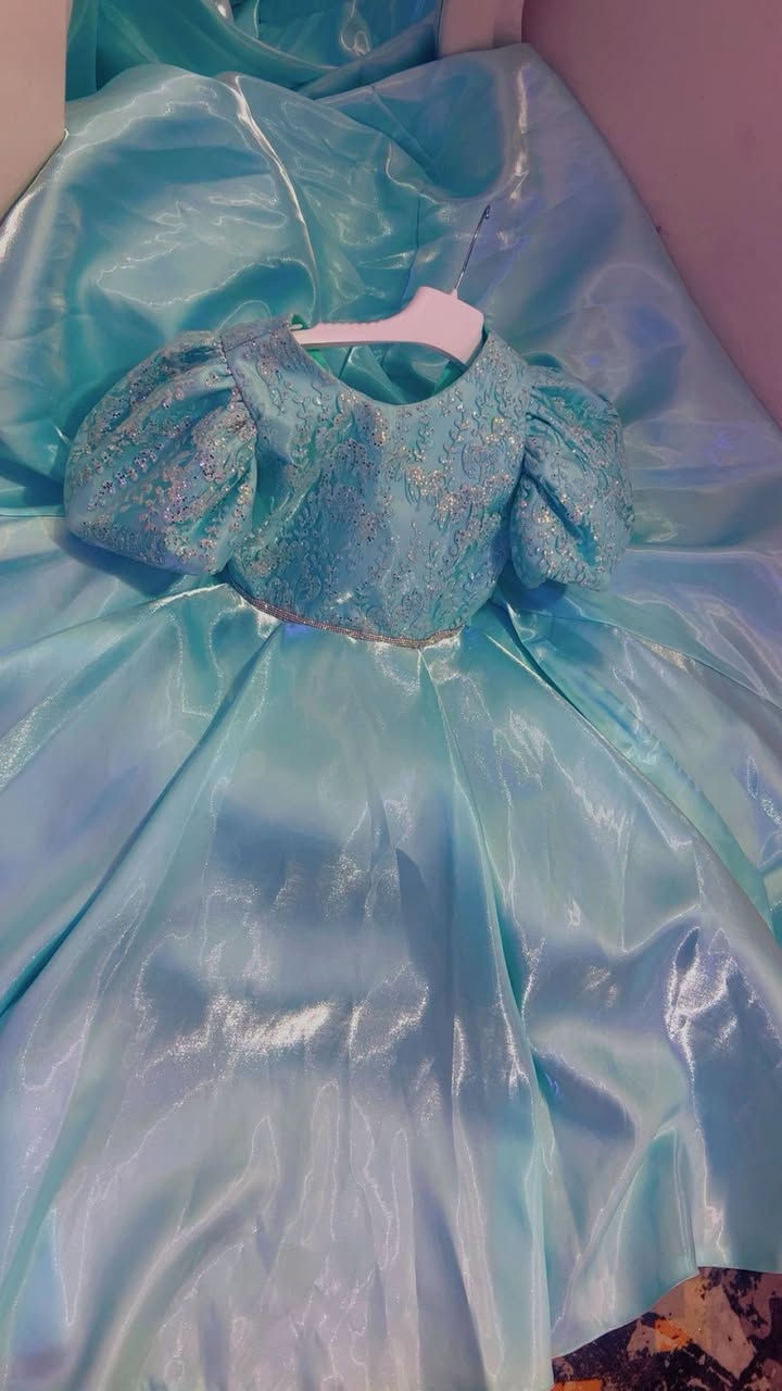 للبيع ملكيه 9/10 سنوات مملبوسه جبيره على بتي
السعر50مع توصيل


**إذا كنت صاحب هذا الإعلان وتريد حذفه لأي سبب، رجاءا أرسل رسالة إلى الدعم الفني**