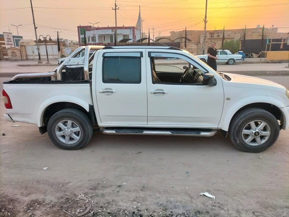بيك اب شوفرليت لوف 2005مال مزاد للبيع مكفوله من الضربة   محرك محور في في تي نظيف هو الگير  كهربائيات شغالة تبريد شغال حدادة ودواخل نظيفات تخم تاير بيها كتاب مزاد معا ملتها باقيه على دفع الكمرك  السعر 55  مكان السياره ناصريه سوق الشيوخ ***********
