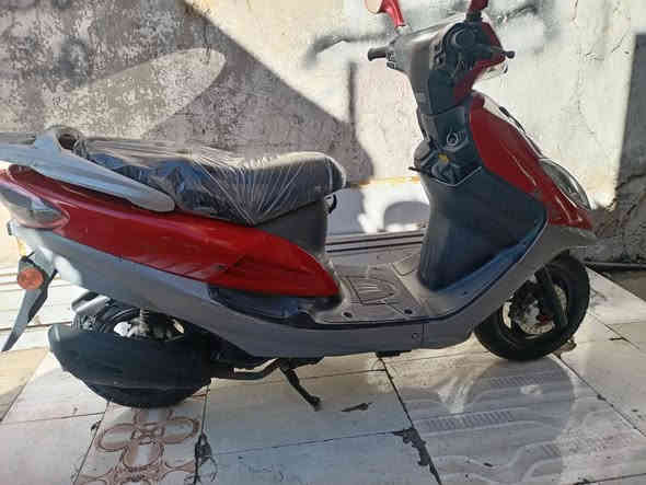 السلام عليكم دراجه سايم ابو عيون للبيع كله شغال صلف هندر كهربائيات كله شغال مكينه فول نعومه مابيهه اي نقص دراجه حيل نضيفه بدووون اوررراااق 
السعر. 600 او بي مجال للشراي 
العنوان داخل الرمادي. 
رقم الهاتف. ***********
