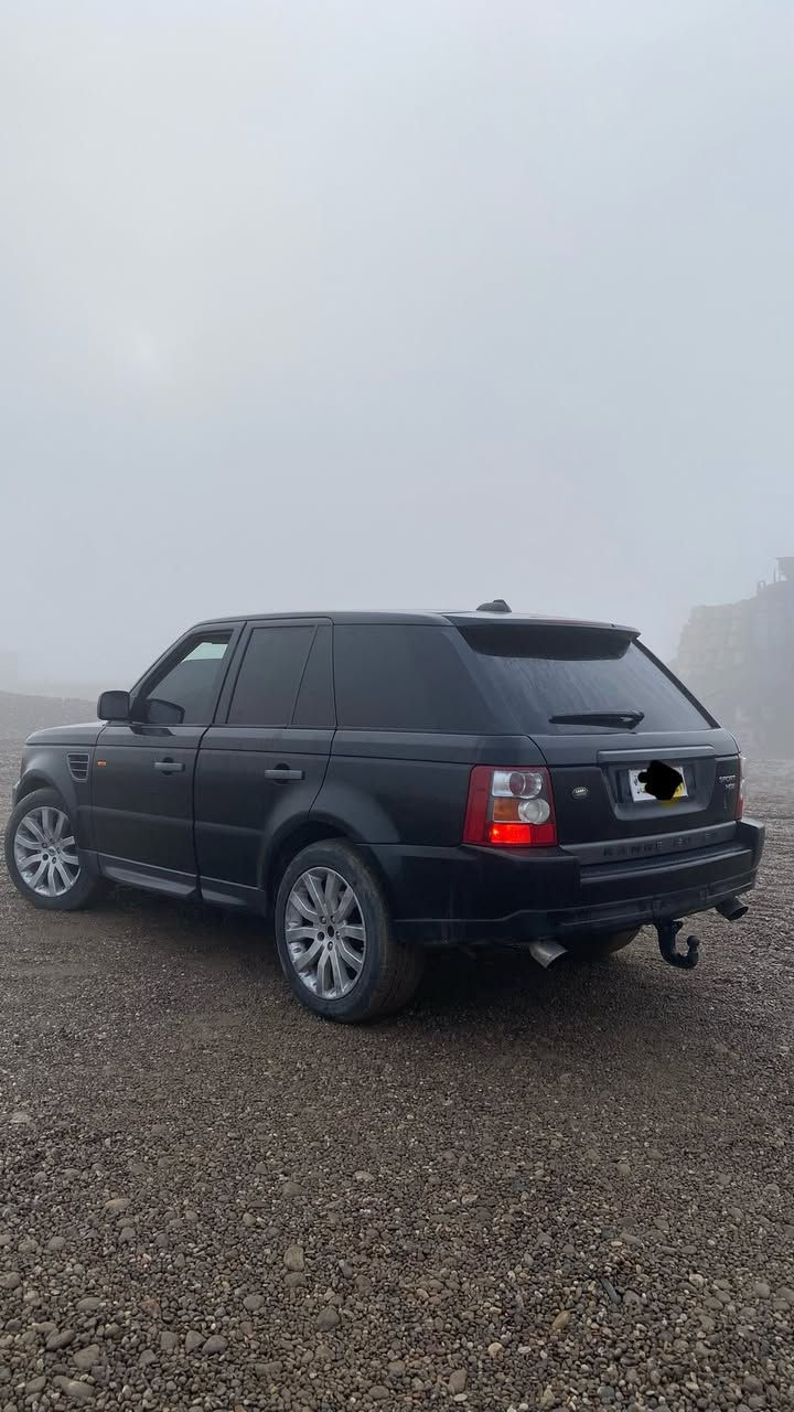 السلام عليكم رانج روفر 2008  ادوات ادوات شرط كفاله من الگص محرك ديزل كاز 6 سلندر شرط لاتنقيص ولا تبخير كير شرط تدفئة تبريد كشنات جلد سياره جديدة بمعنى الكلمه السعر خااص للاستفسار ///***********
