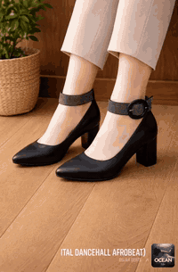 أحذية نسائية👠 وبواته 🥾وترانشوزات👟 ذات جودة عالية وبأسعار تنافسية وتوصيل سريع لجميع المناطق والمحافظات والاقضية والنواحي للحجز الاتصال على الرقم *********** او الرقم***********
