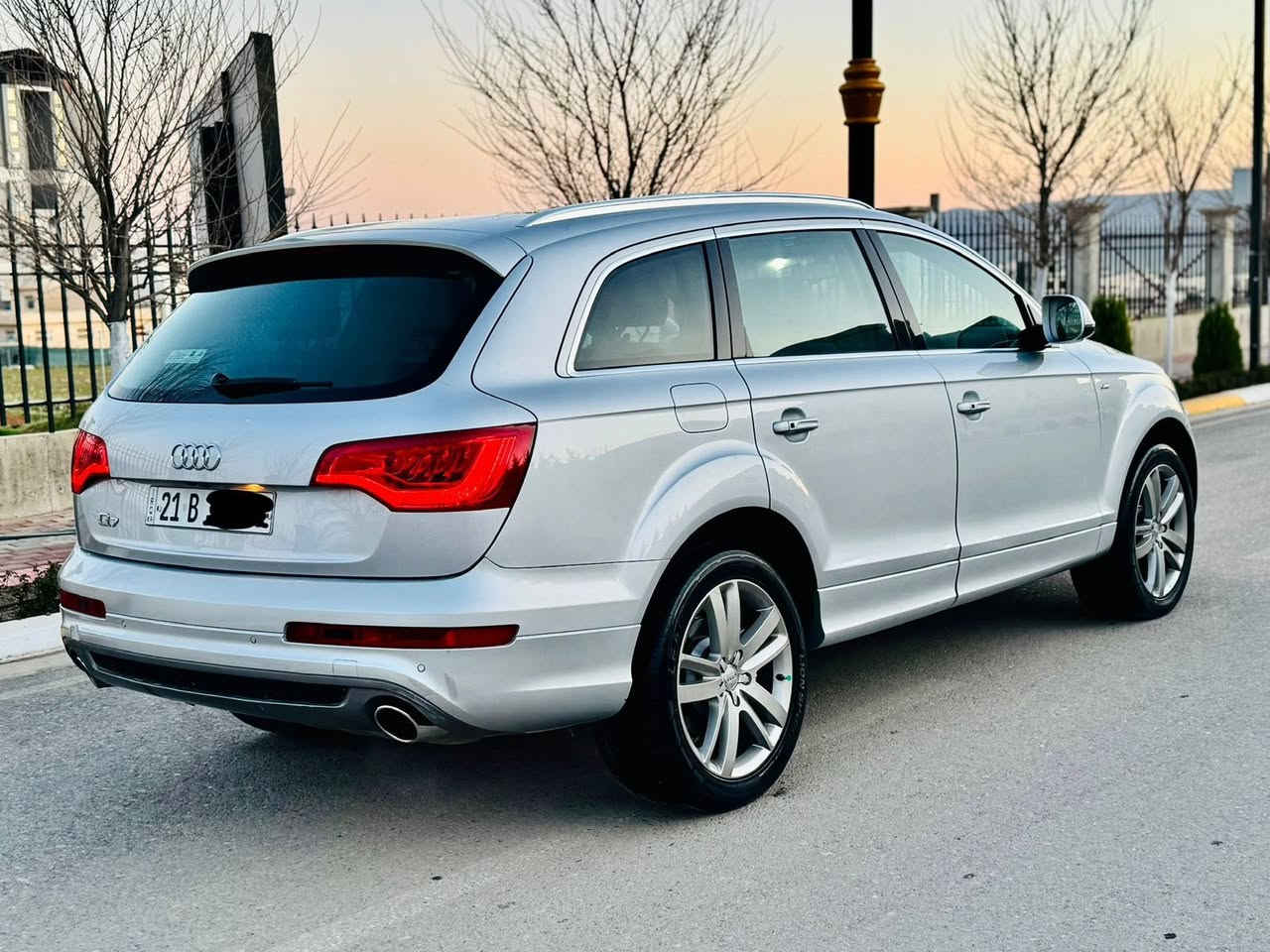 بسم الله الرحمن الرحيم
ئاودى Q7 S-line Quattro 2012 فول مواصفات ١/١
مواصفات خليجي وكالة شريكة سردار ضمان دولي
لون سلفر
------------------------------------------
مكان🌆: سليمانى                سعر💵: 127$
هاتف☎️: ***********
***********
                                               
    
------------------------------------------
محرك سته سلندر V6 3.0L سوپه ر چارچ محرك بنزين
گير و محرك بشرط مابي سوت و دغان و صرف  خلل مابي
ماشية 105 الف حقيقى
------------------------------------------
سيارة حيل حيلوة جديد ماشالله
بدون صبغ 
سيارة كل على وضع بيلادي
سنوي بسمي تحويل نفسل يوم  
سنوي و ارقام جديد ٢٠٣١
-----------------------------------------
مواصفات
{ بصمة - پانوراما - داخل اصفر - صندوق شفت - ٣ پردة - ماوس - ٧ راكب - كشنات جلد - كشنات كهربا - سيدي بوكس - تبريد مركزي - كاميرا - حساس خلفي و امامي - لايت ليد - ڤوليوم - تحديد سورعه - وبعد )
-------------------------------------------
اربع تايرات و ويل بيلادي جديد
ته حويل غه رامة بشرط سنوي بأسمي
سيارة شرط بدون اى نواقص گير و محريك و حدادي و كاهرباى كولة بشرط
--------------------------------------------
بسم الله الرحمن الزحيم
‏ AUDI Q7 quattro S-line 2012
ئاودى موديل Q7 S-line 2012فول فول مواسفات پانؤراما
مواسفات خليجى سفرى شه ريكه ى سه ردار زه مان
ره نگى سلفه ر 
-----------------------------------------
شوين🌆: سليمانى              سعر 💵127$
موبايل☎️: ***********
***********
                                    
-----------------------------------------
مه كينه V6 شه ش بستؤن 3.0 سوپه ر چارچ به نزين
گيرو مه كينه ى به شه رت
سه وت و سه رف و خه له لى نييه به شه رت
 105 هه زار حه قيقى رؤيشتوه

-----------------------------------------
بي بوياخه 
زؤر جوان ماوه ته وه و نمونه يه له جوانيدا
به ناوي خومه وه يه سه نه وي تا ٢٠٣١ تازه يه
-----------------------------------------
مواسفات
( به سمه - پانؤراما - ناوزه رد - په رده - سندوق شه فت  - كوشن جلد - ماوس - سيدى بؤكس -سئ ريز كوشن - ته بريد مه ركه زى -  كاميرا - حاسه ى پيش و دوا - لايت ليد - ڤؤليؤم - تحديد سورعه - زؤر مواسفاتى تر )
------------------------------------------
چوار تايه ويلى تازه ى و كامل سيرڤزى بؤكراوه
سه نه وى به ناوى خؤمه وه يه
ته حويل و غه رامه به شه رت
{{ گير و مه كينه و كاره باى و هه موو گيانى به شه رت }}
------------------------------------------
