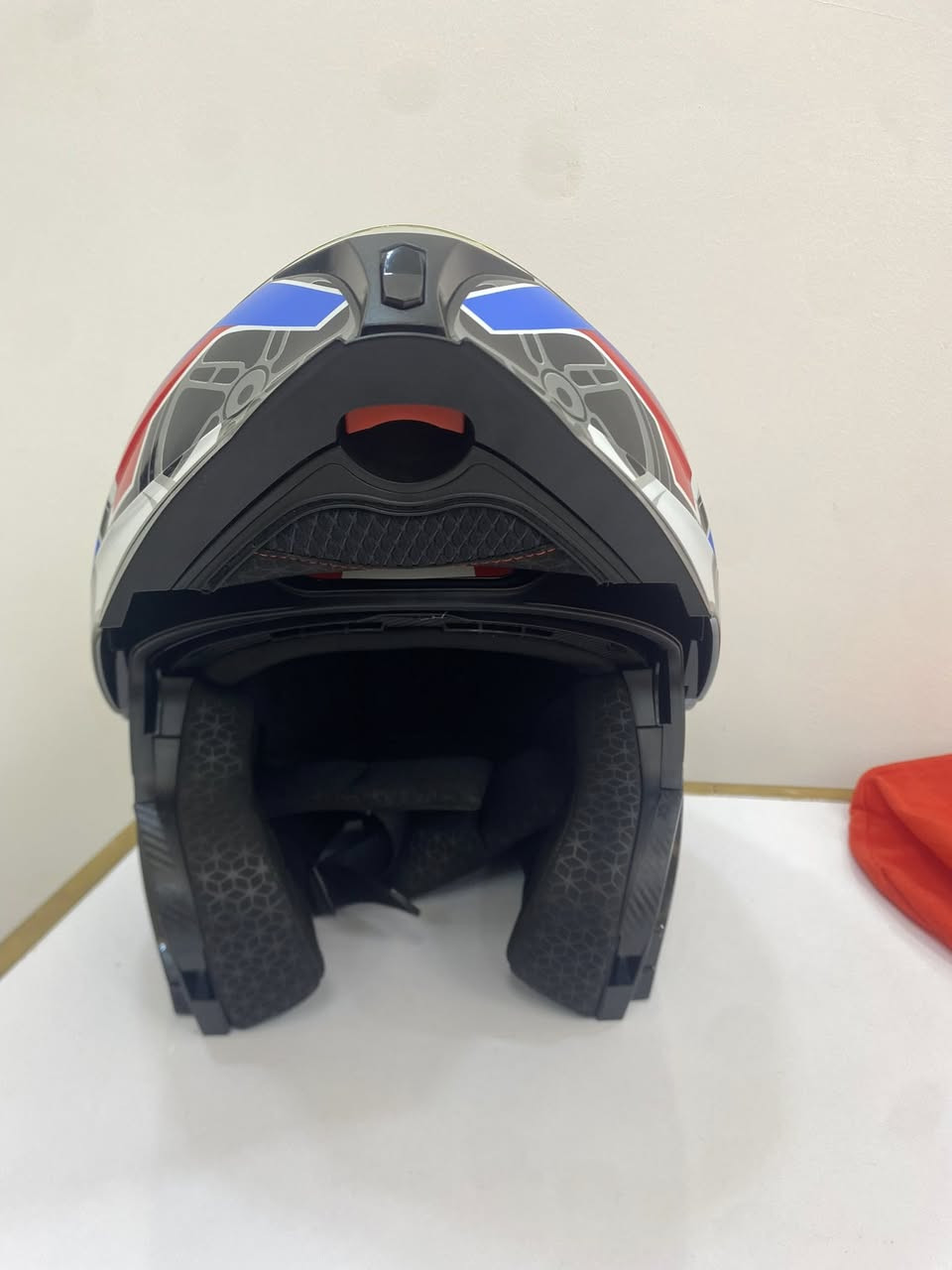 خوذة قياس Lسعر 80تم وبالعافية


**إذا كنت صاحب هذا الإعلان وتريد حذفه لأي سبب، رجاءا أرسل رسالة إلى الدعم الفني**