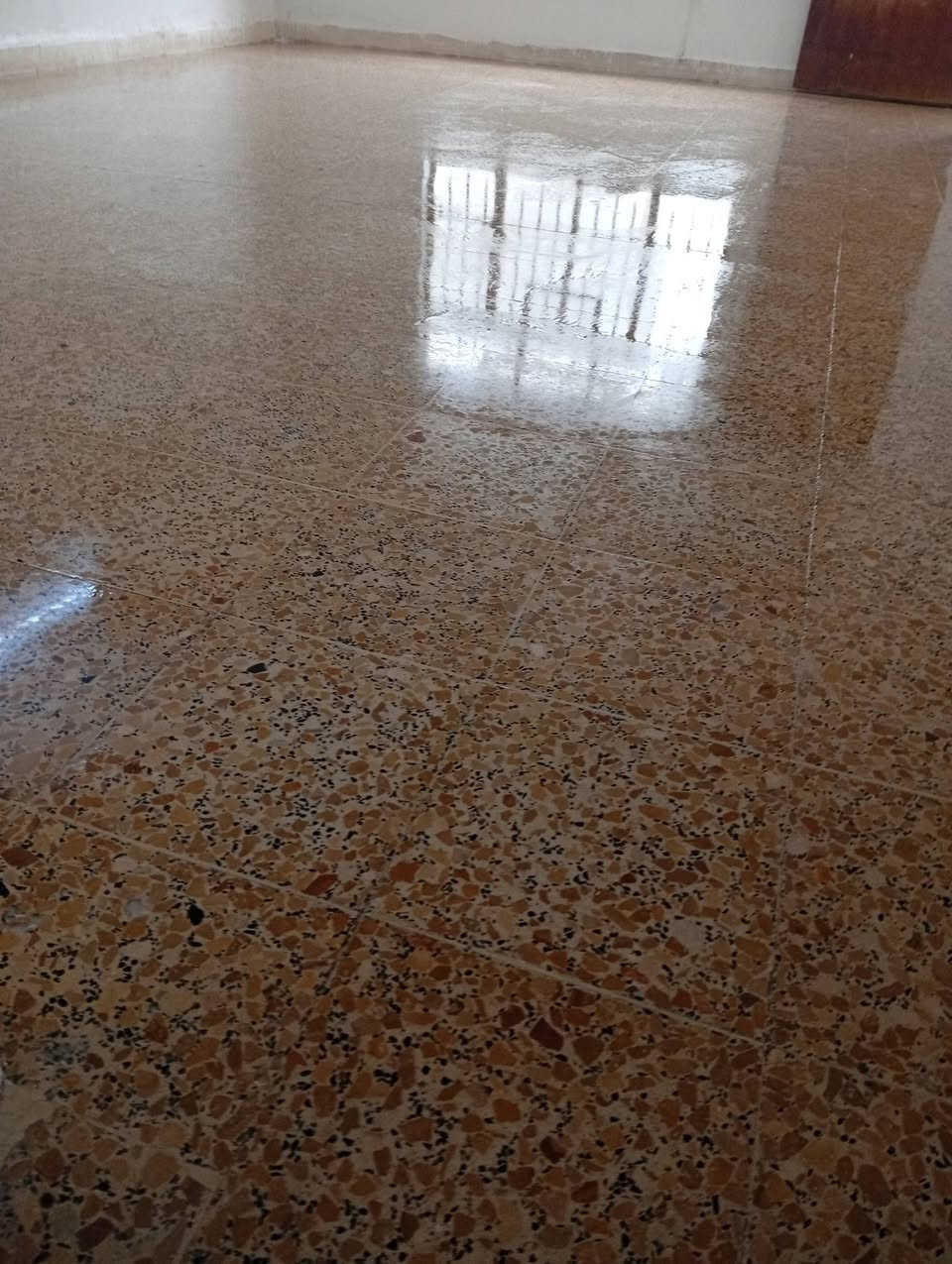 السلام عليكم جلي موقعي كل نواع ارضيه خام مرمر بورسلين موزاييك سعر مناسب صب للاستفسار ***********كركوك
