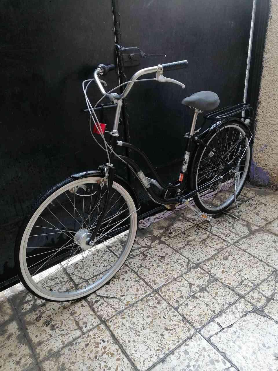 السلام عليكم
باسكل بناتي حجم 26 نظافه فول مال حاوية

كير وحساس + قفل تاير سيبايه عضم

مكاني حي الجهاد قرب جامع النور

الشراي يتواصل خاص ويدلل
*********** واتساب
