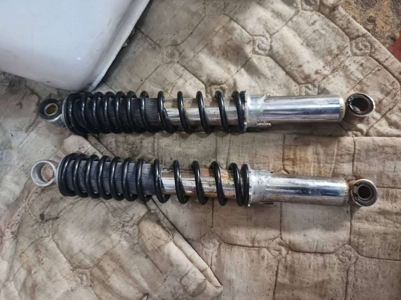 السلام عليكم.
غراض 4 كير للبيع 
تانكي وصفاحيات ب 15 
كشن بلادي ناصي ب 15 
دبلات امامي شغالات ب 25 
دبلات خلفيه شغالات ب 10 
صالنصه مختمه ب 10 
استفسار خاص او رقم ***********. مكاني نجف ناحيه القادسيه
