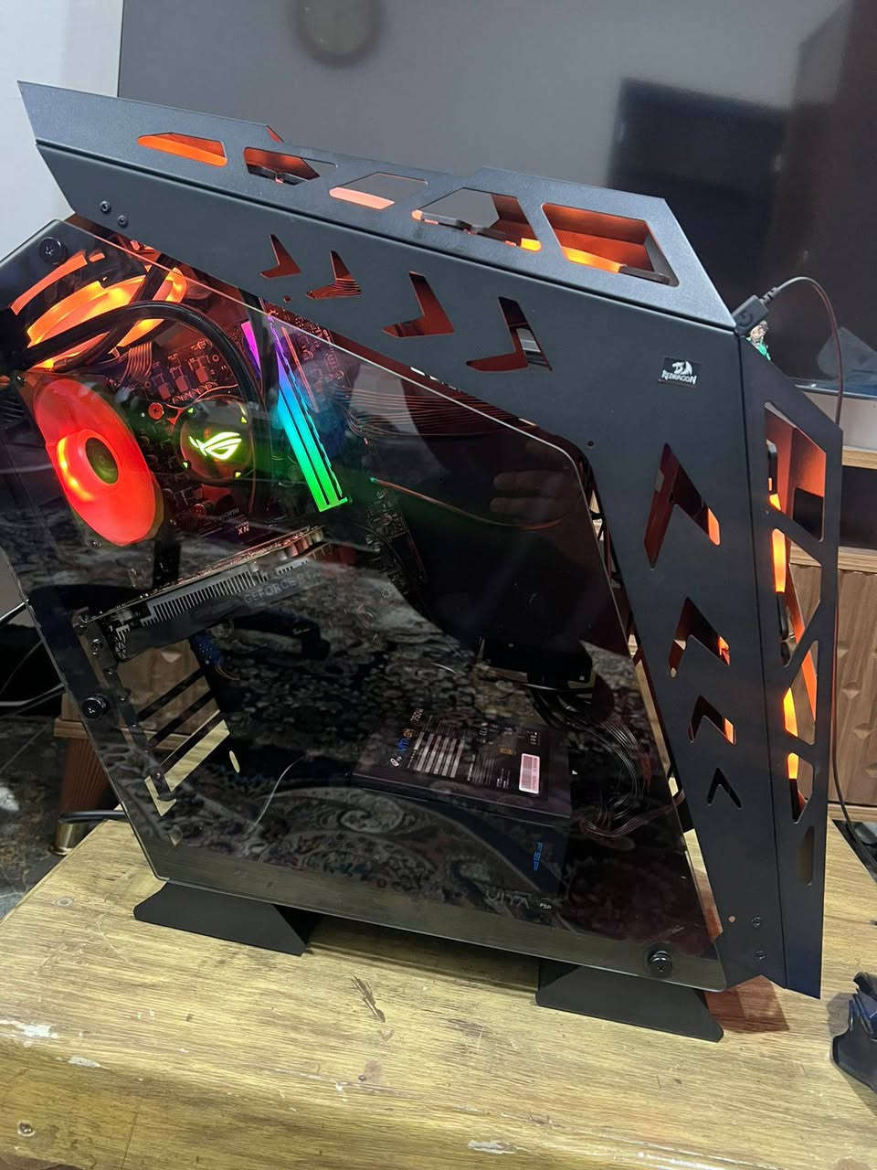 Gpu: RTX3050 6 gb zotac
Cpu: ci5 12400f

Motherboard: msi B760pro e

Ram: black wolf 16Gb 2*8 3200Hz

Hdd:king space 1tb gen3

Powersupply:fsp 750+80gold

Cooler: rog strix lc120 fan1

السعر تواصل مع الرقم 
***********
