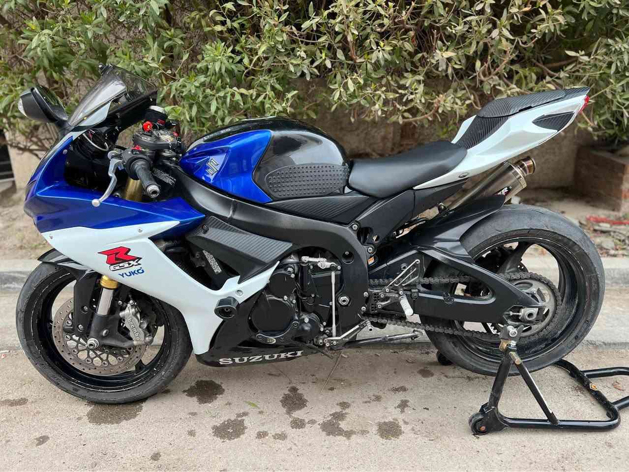 السلام عليكم دراجه جكسر 2015 مكينه 750 الدراجه كفاله كير مكينه استوك مابيها برمجه الاضافات الي عليها هدرز اصلي و سلايدرات اصليه اوراق مابيها سعرها ب55 و بيها مجال حك الجيه مكان بغداد المنصور *********** بغداد, العراق
