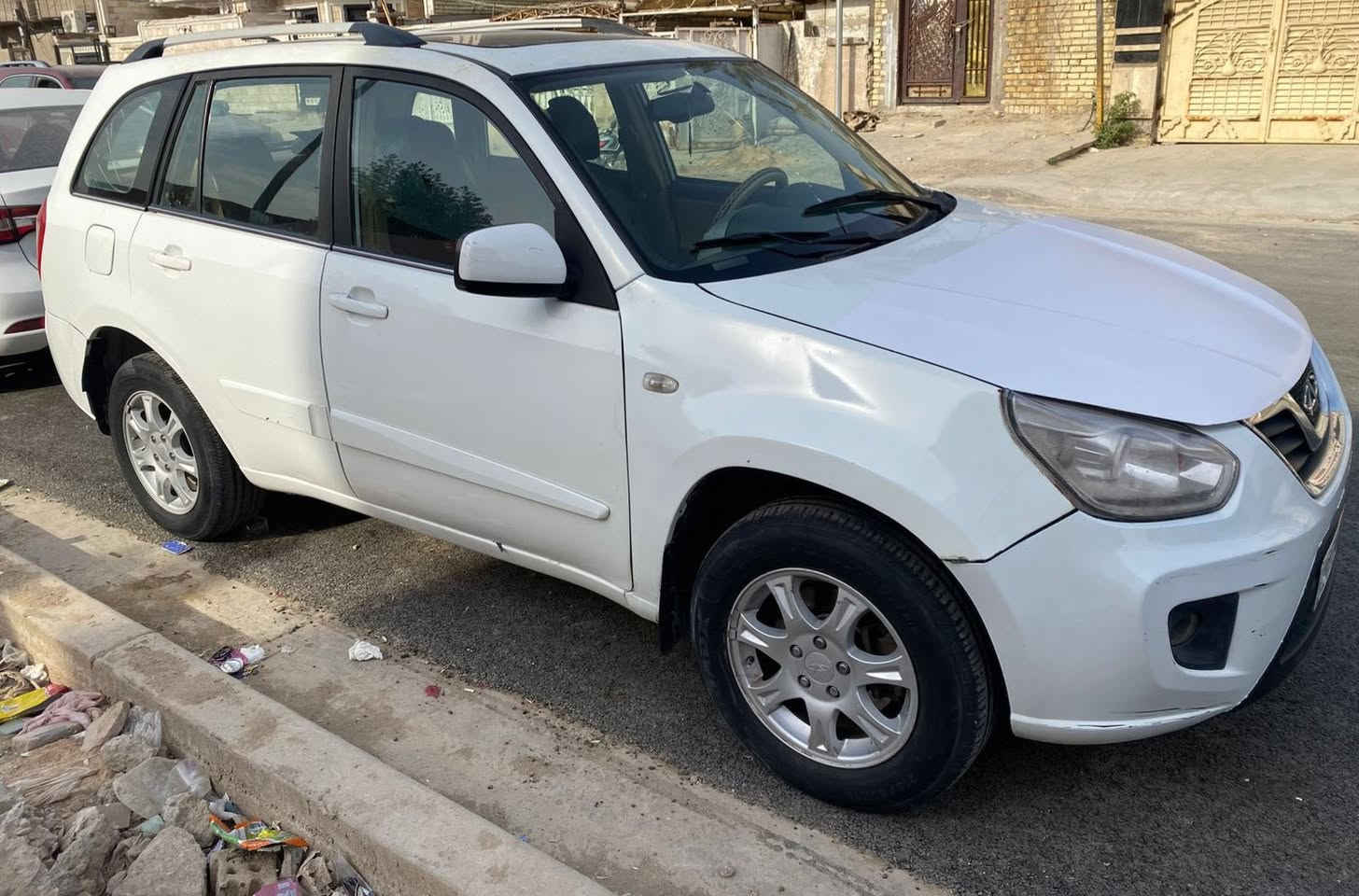 سيارة شيري تيكو ٢٠١٢

گير كهربائي
سيارة نظيفة وما بيها اي نقوصات
تجي تشوفها وتشغلها بنفسك
تبريد شغال
مرقمة 
مسجل اندرويد جديد
كاميرات خلفية جديدة
عبوة وفيت بم جدد
السيارة مدامة من كل النواحي

مكانها / حي اؤر 
السعر ٦٠ ورقة وبيها مجال بسيط حق الجية .

للاتصال رقم الهاتف /***********
